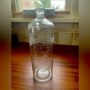 Antique Croix d’ Honneur Etched Glass Gin Bottle
